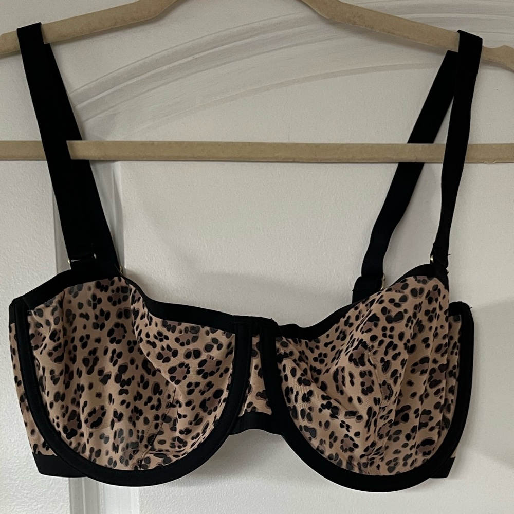 CUUP Leopard-Print Underwire Bra in Beige and Black